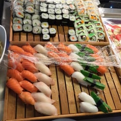 Asia World - sushi beim Buffet