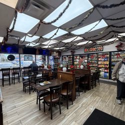Mi tierra deli - Inside