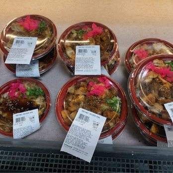 Mitsuwa Marketplace - Teriyaki Chicken bowls for sale. - Japanese Near Me - San Diego, California Mitsuwa Marketplace - Teriyaki Chicken bowls for sale. - Japanese Near Me - San Diego, California