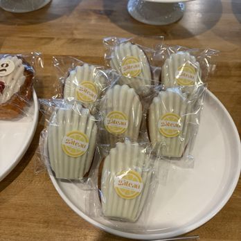 Gateau MJ Dessert Shop - Bakeries Near Me - Fairfax, Virginia