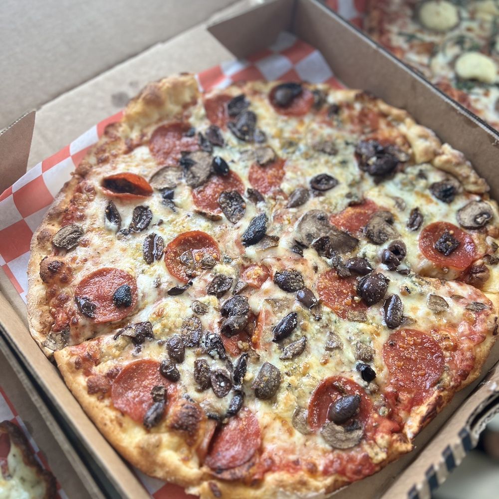 Pizza Novara - Red, White, and Blue - Pizza Near Me - Bloomington, Minnesota Pizza Novara - Red, White, and Blue - Pizza Near Me - Bloomington, Minnesota