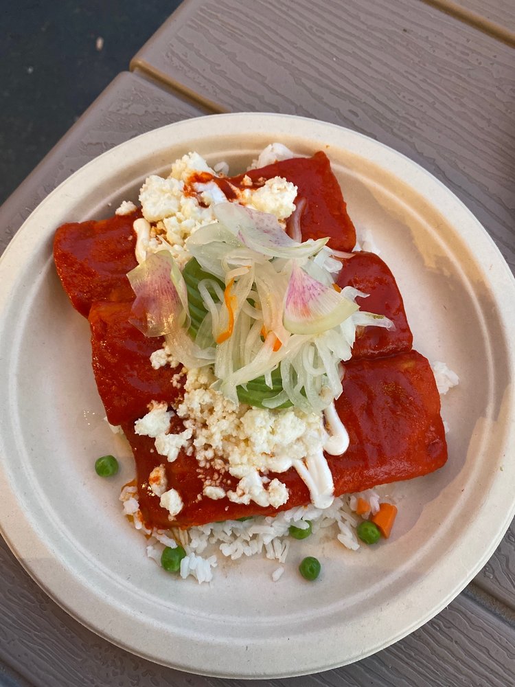 Photo of Un Mundo De Sabor - Austin, TX, United States. Enchiladas rojas