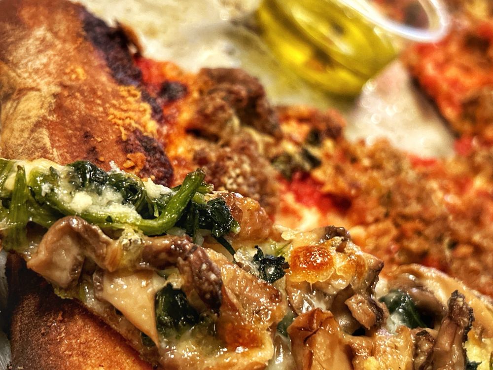 Food from Ernie's Pizzeria