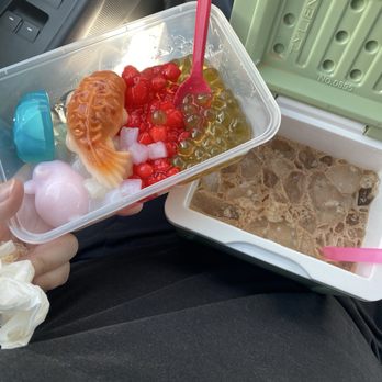 Unu Cafe - My toppings. It comes in a separate container. Loved that. - Bubble Tea Near Me - Westminster, California