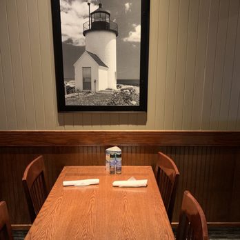 Red Lobster - a table and chairs in a restaurant - Seafood Near Me - Minneapolis, Minnesota