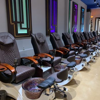 Downtown Nails - Gorgeous lighting and comfy pedicure seating - Nail Salons Near Me - Longview, Washington