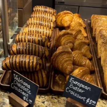 Halekulani Bakery - Bakeries Near Me - Honolulu, Hawaii