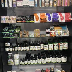 Bluemoon Smokeshop - CBD lotion, CBD gummies,  Pet CBD, CBD Vape Juice, Kratom, Kratom Shots, Pain Relief, Reduce Anxiety, Reduce Stress, Mood Enhancer