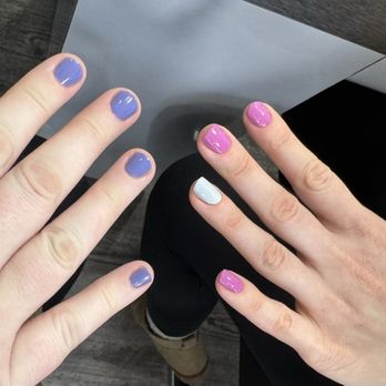 Zindaa Nail - Dazzle dry manicures - Nail Salons Near Me - Chicago, Illinois
