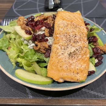 Marriott Cincinnati Airport - Kentucky Bluegrass Salad with Salmon added. - Hotels Near Me - Hebron, Kentucky Marriott Cincinnati Airport - Kentucky Bluegrass Salad with Salmon added. - Hotels Near Me - Hebron, Kentucky