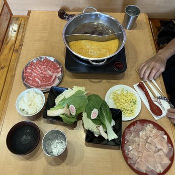 Kamitoku Japanese Hotpot  - Sukiyaki / Miso broth...US Brisket / Chicken Breast - Japanese Near Me - Honolulu, Hawaii