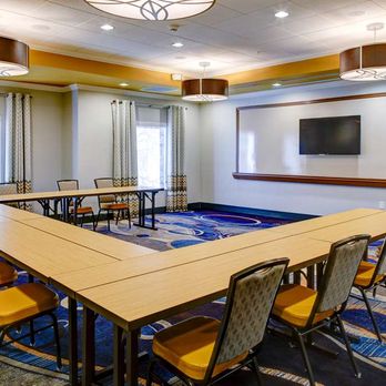 Hampton Inn & Suites Columbus - Meeting Room - Hotels Near Me - Columbus, Mississippi Hampton Inn & Suites Columbus - Meeting Room - Hotels Near Me - Columbus, Mississippi