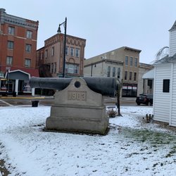 Van Wert County Courthouse - Cannon decor during winter