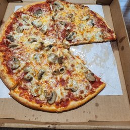 Pepperoni and mushroom pizza Pepperoni and mushroom pizza