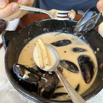 Chez Maman East - Les Moules Poulette - French Near Me - San Francisco, California