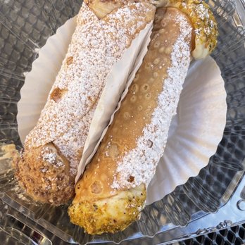 Holy Cannoli - pistachio cannoli w/ pistacios and kahlua cannoli w/ toffee - Cafes Near Me - San Jose, California Holy Cannoli - pistachio cannoli w/ pistacios and kahlua cannoli w/ toffee - Cafes Near Me - San Jose, California