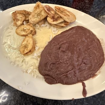 Tienda Centro America - Rice and frijoles and plátanos - Salvadoran Near Me - San Antonio, Texas