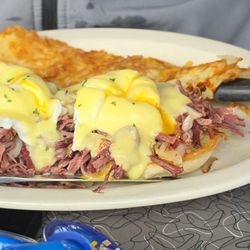 Biscuits Cafe - Corn beef Benedict