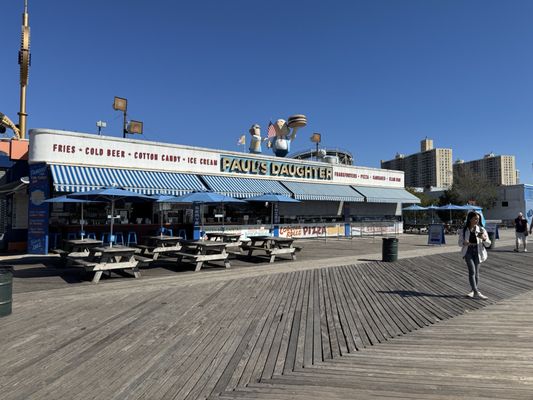 Paul's Daughter by null