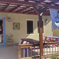 Ugly Pies - Outside patio