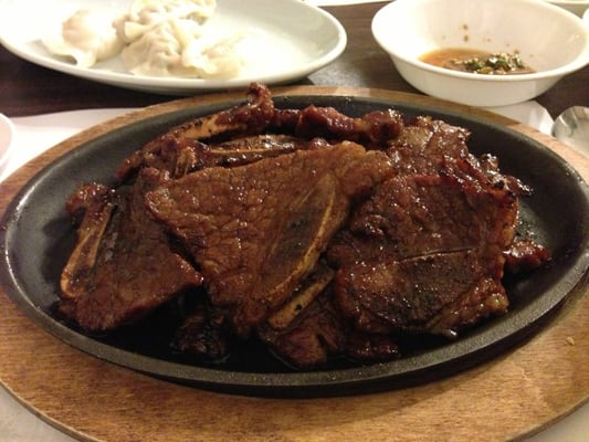 Tong Tong by null