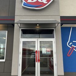 Dairy Queen Grill & Chill - The entrance doors
