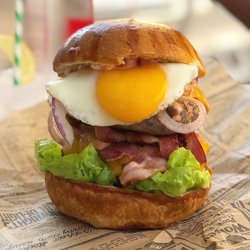 Rona's Deli & Burger - The Masterpiece Burger
