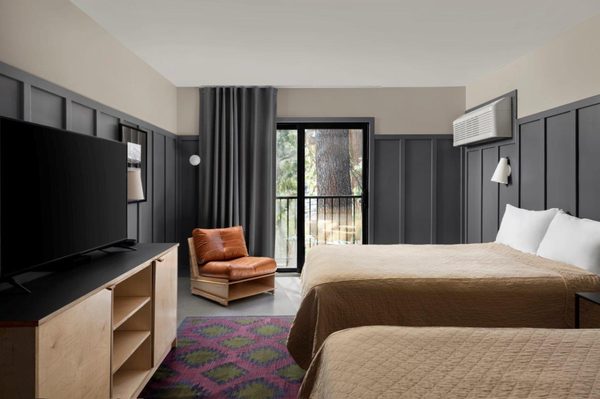 The Coachman Hotel by null