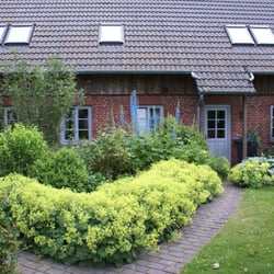 Ferienhof-Falk - Ferienhof-Falk, Ferienwohnungen and der Ostsee. Der Hof liegt am Rande eines Naturschutzgebietes