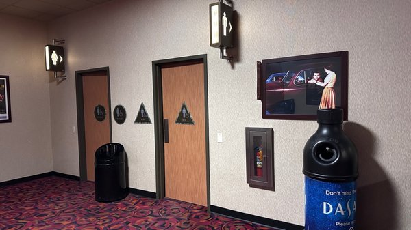 Cinemark Century North Hollywood and XD by null