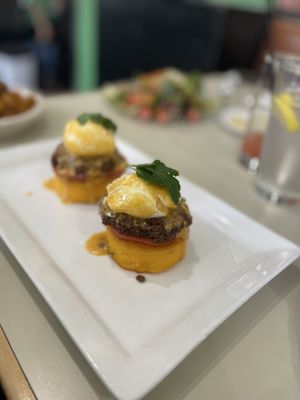 Savanna Breakfast & Lunch Lakeview by null