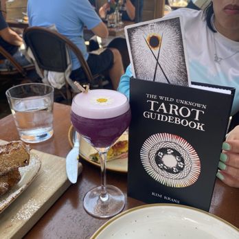 Madison - Queen of Diamonds with Tarot card reading - Italian Near Me - San Diego, California Madison - Queen of Diamonds with Tarot card reading - Italian Near Me - San Diego, California