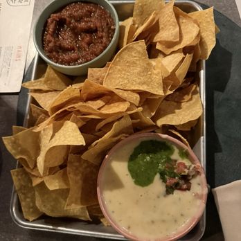 Creekhouse Kitchen & Bar - Chips and queso - New American Near Me - Wimberley, Texas