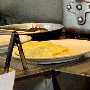 Liliha Bakery - How an omelet should look like. - Bakeries Near Me - Honolulu, Hawaii Liliha Bakery - How an omelet should look like. - Bakeries Near Me - Honolulu, Hawaii