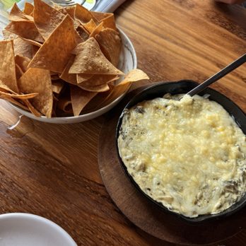 Fresko - Spinach Artichoke Dip - New American Near Me - Des Moines, Iowa