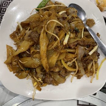 Everyday Authentic Chinese Cuisine - Beef Chow Fun in Soy Sauce - Chinese Near Me - East Lansing, Michigan Everyday Authentic Chinese Cuisine - Beef Chow Fun in Soy Sauce - Chinese Near Me - East Lansing, Michigan