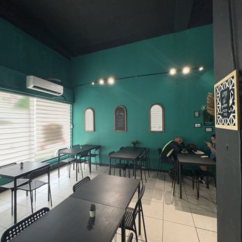 La Bodega De Don Vale - Comedor - Cafeteria Near Me - Fajardo, Puerto Rico La Bodega De Don Vale - Comedor - Cafeteria Near Me - Fajardo, Puerto Rico