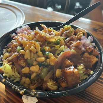 Naan-Tastic - Turmeric rice, paneer, veggies, jalapeños, vindaloo, and tamarind - Indian Near Me - Rochester, New York