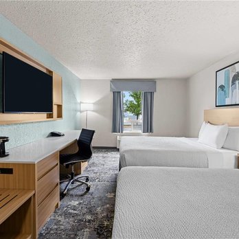 Days Inn - Guest room - Hotels Near Me - Regina, Saskatchewan