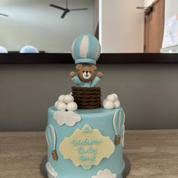 Bear in hot air ballon