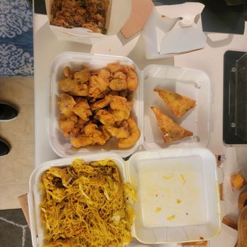 China Fang Restaurant - Singapore rice noodles with chicken, combo sweet and sour chicken/shrimp/and pork, crab rangoons, and egg fried rice - Chinese Near Me - Murphy, Texas China Fang Restaurant - Singapore rice noodles with chicken, combo sweet and sour chicken/shrimp/and pork, crab rangoons, and egg fried rice - Chinese Near Me - Murphy, Texas