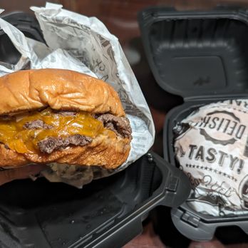 Smash N' Sizzle - Triple patty smash burger with everything on it - Burgers Near Me Smash N' Sizzle - Triple patty smash burger with everything on it - Burgers Near Me