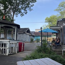 Olde Towne Coffee - Outside ramshackled seating