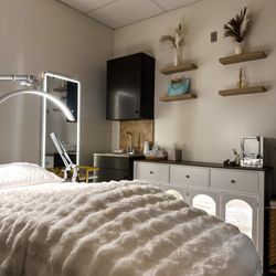 The Pearl Spa - Experience top European techniques and premium products at our spa, known for exceptional quality and results.