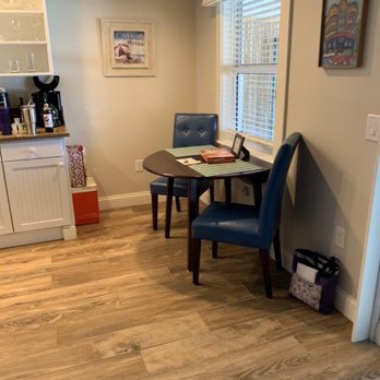 Oceanfront Cottages - Bahama Eating area in kitchen - Hotels Near Me - Indialantic, Florida