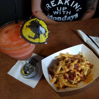 Buffalo Wild Wings - American Near Me - Tupelo, Mississippi