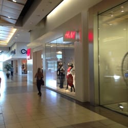 H&M - Right next door to apple. I wonder how many customers they get due to proximity.
