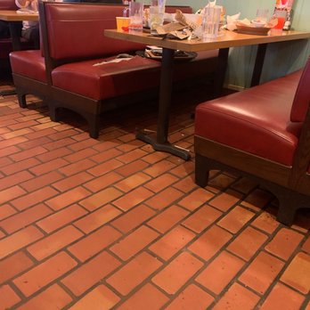 Chili's - Dirty table and busted seat - Bars Near Me - Calumet City, Illinois Chili's - Dirty table and busted seat - Bars Near Me - Calumet City, Illinois