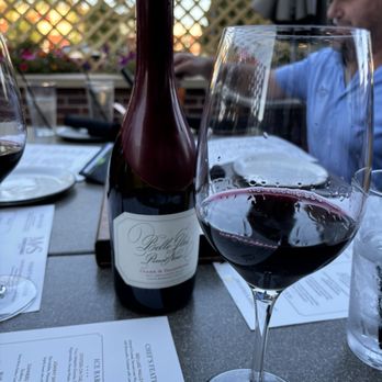 McCormick & Schmick's Seafood & Steaks - Belle Glos Pinot noir - Steakhouses Near Me - Edina, Minnesota McCormick & Schmick's Seafood & Steaks - Belle Glos Pinot noir - Steakhouses Near Me - Edina, Minnesota