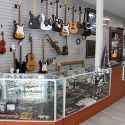 Hart's Jewelry & Pawnshop - Guitars